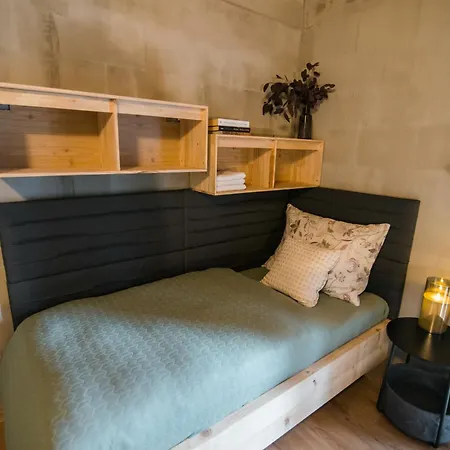 Oshi Jasna Apartamento *